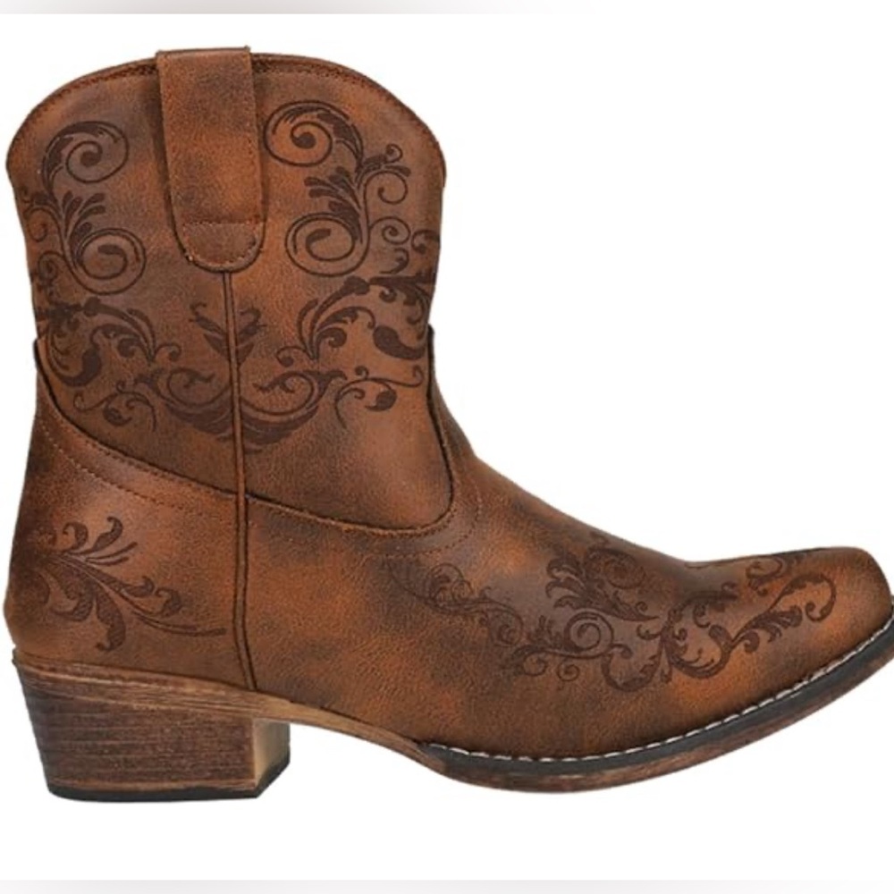 Roper Brown Western Ankle Boots with Decorative Stitching